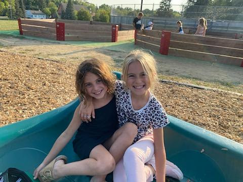  Shirley Hills Hosts Back-to-School Picnic
